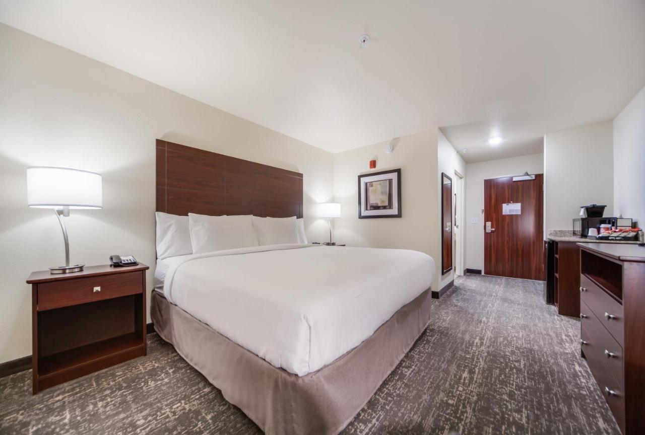 Cobblestone Inn & Suites-Fremont Esterno foto