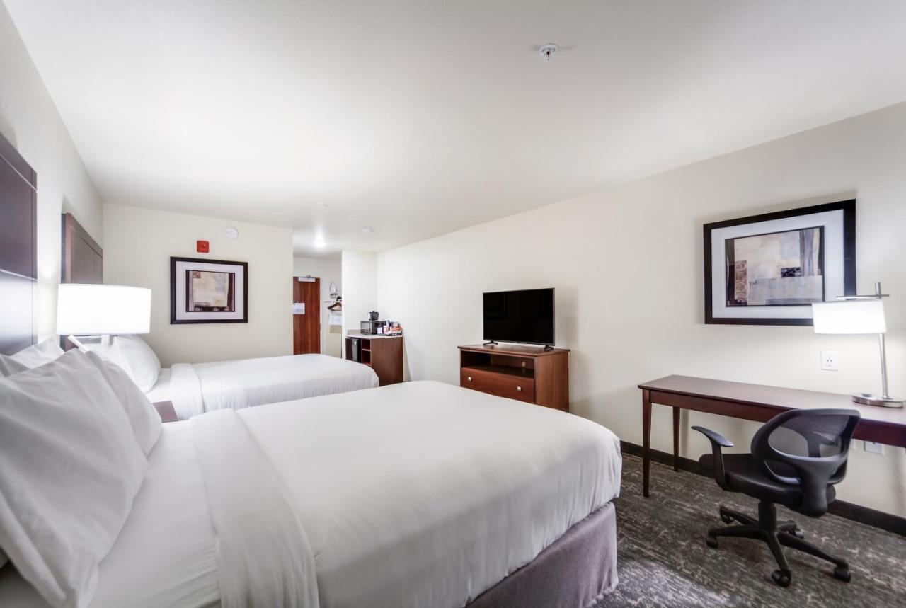 Cobblestone Inn & Suites-Fremont Esterno foto