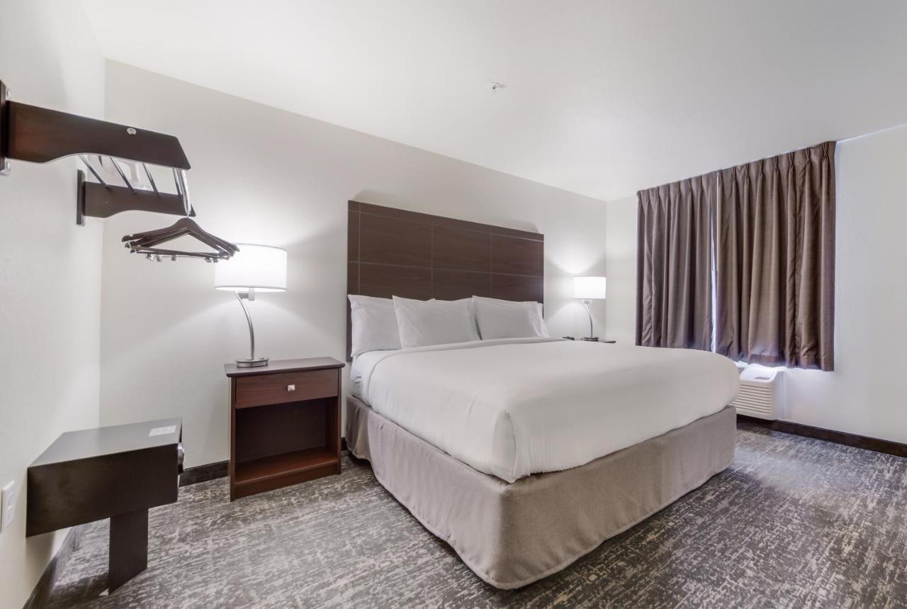 Cobblestone Inn & Suites-Fremont Esterno foto