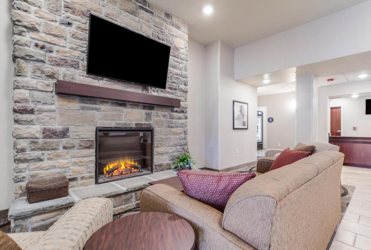 Cobblestone Inn & Suites-Fremont Esterno foto