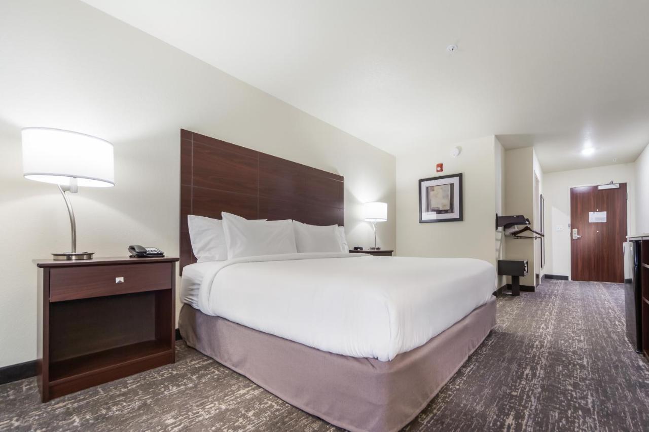 Cobblestone Inn & Suites-Fremont Esterno foto