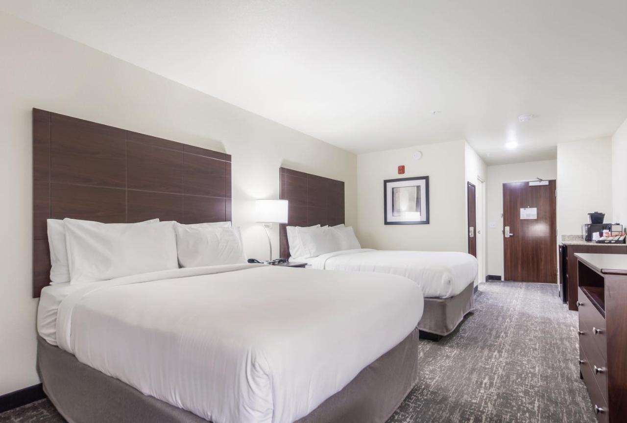 Cobblestone Inn & Suites-Fremont Esterno foto