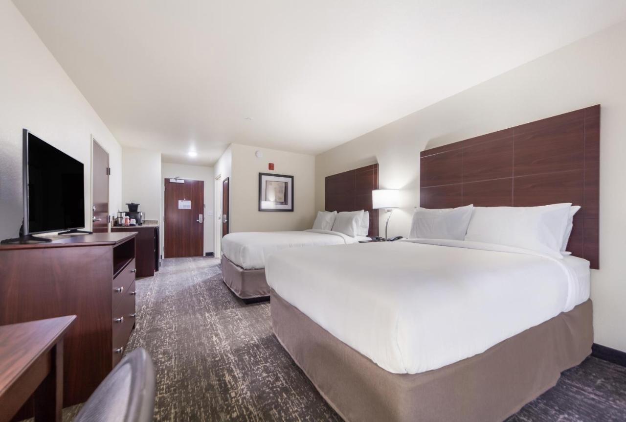 Cobblestone Inn & Suites-Fremont Esterno foto