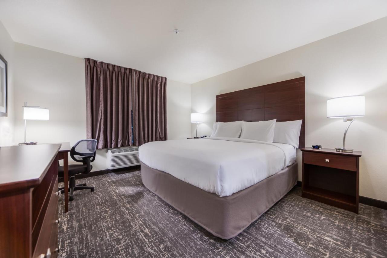 Cobblestone Inn & Suites-Fremont Esterno foto