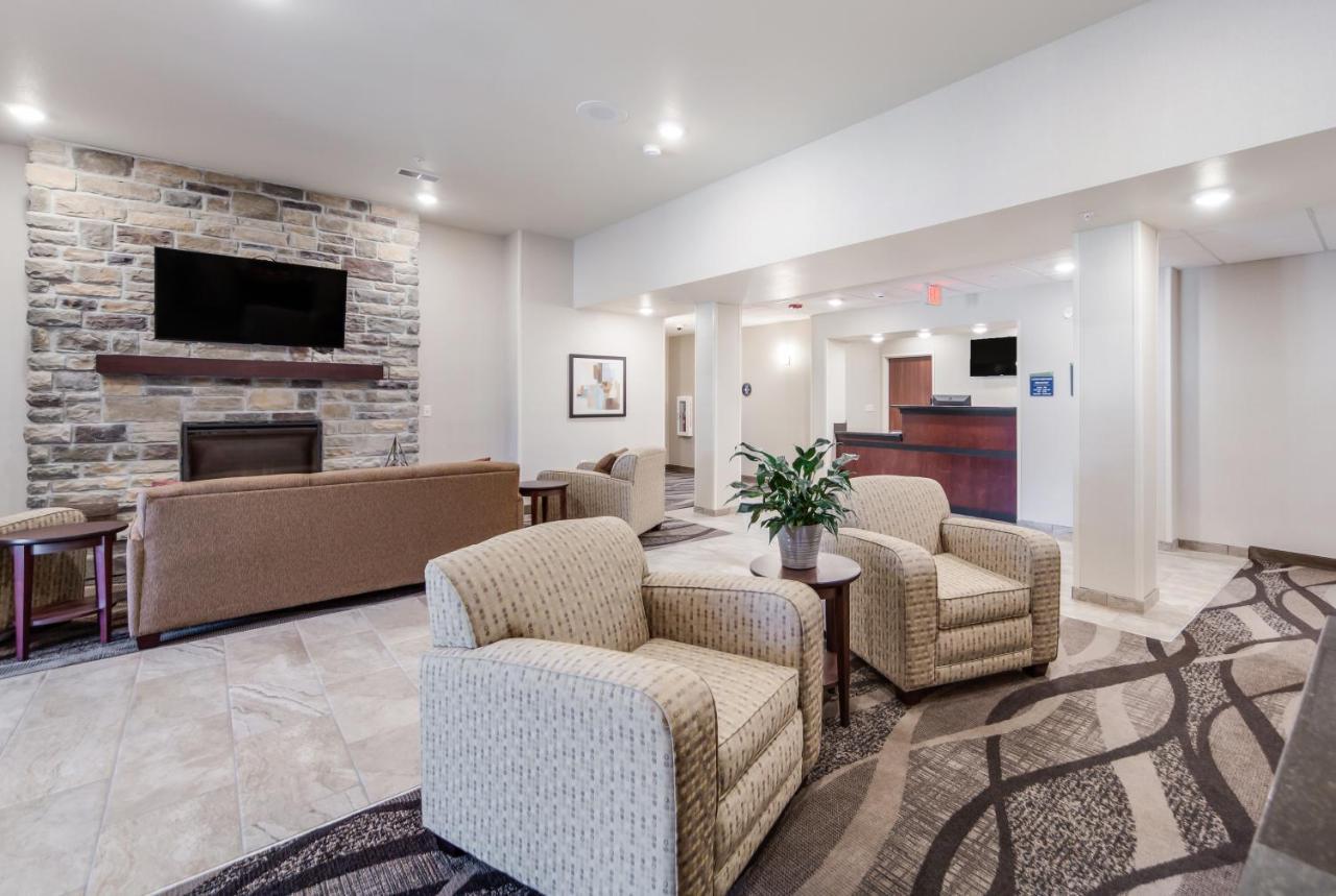 Cobblestone Inn & Suites-Fremont Esterno foto