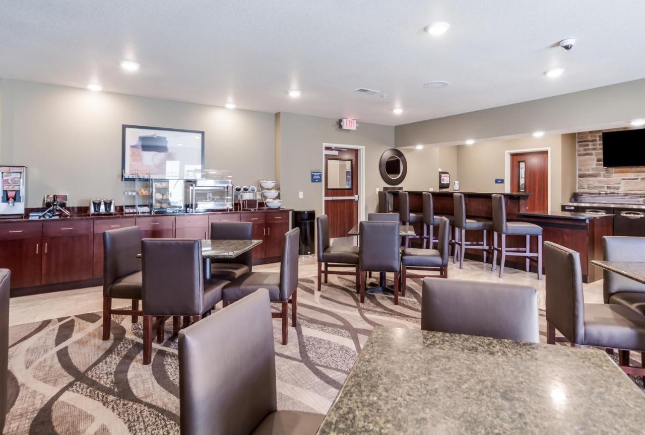 Cobblestone Inn & Suites-Fremont Esterno foto