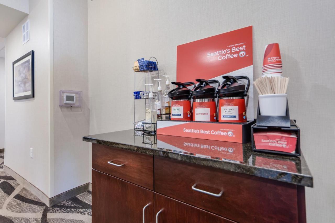 Cobblestone Inn & Suites-Fremont Esterno foto