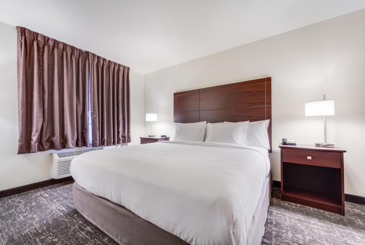 Cobblestone Inn & Suites-Fremont Esterno foto